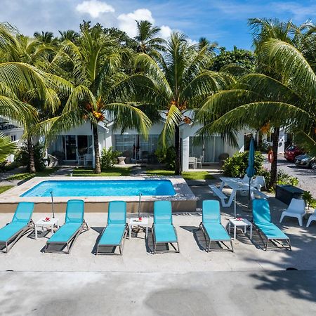 Le Nautique Beachfront Apartments 앙스 로얄 외부 사진