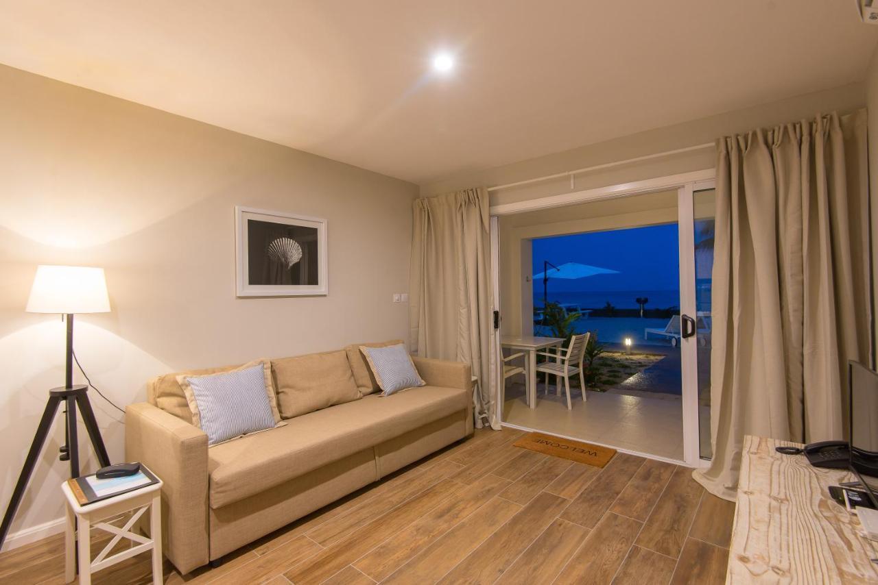 Le Nautique Beachfront Apartments 앙스 로얄 외부 사진