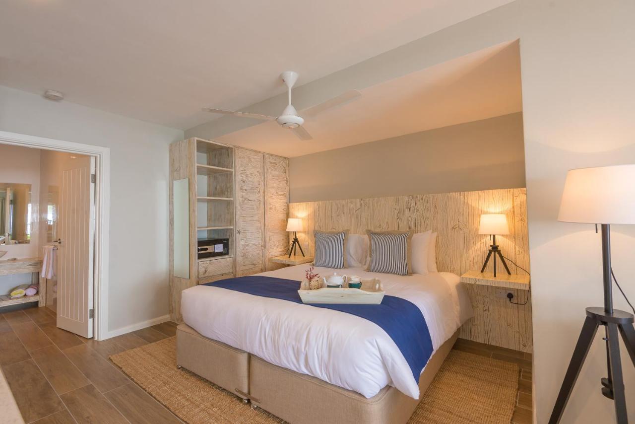 Le Nautique Beachfront Apartments 앙스 로얄 외부 사진