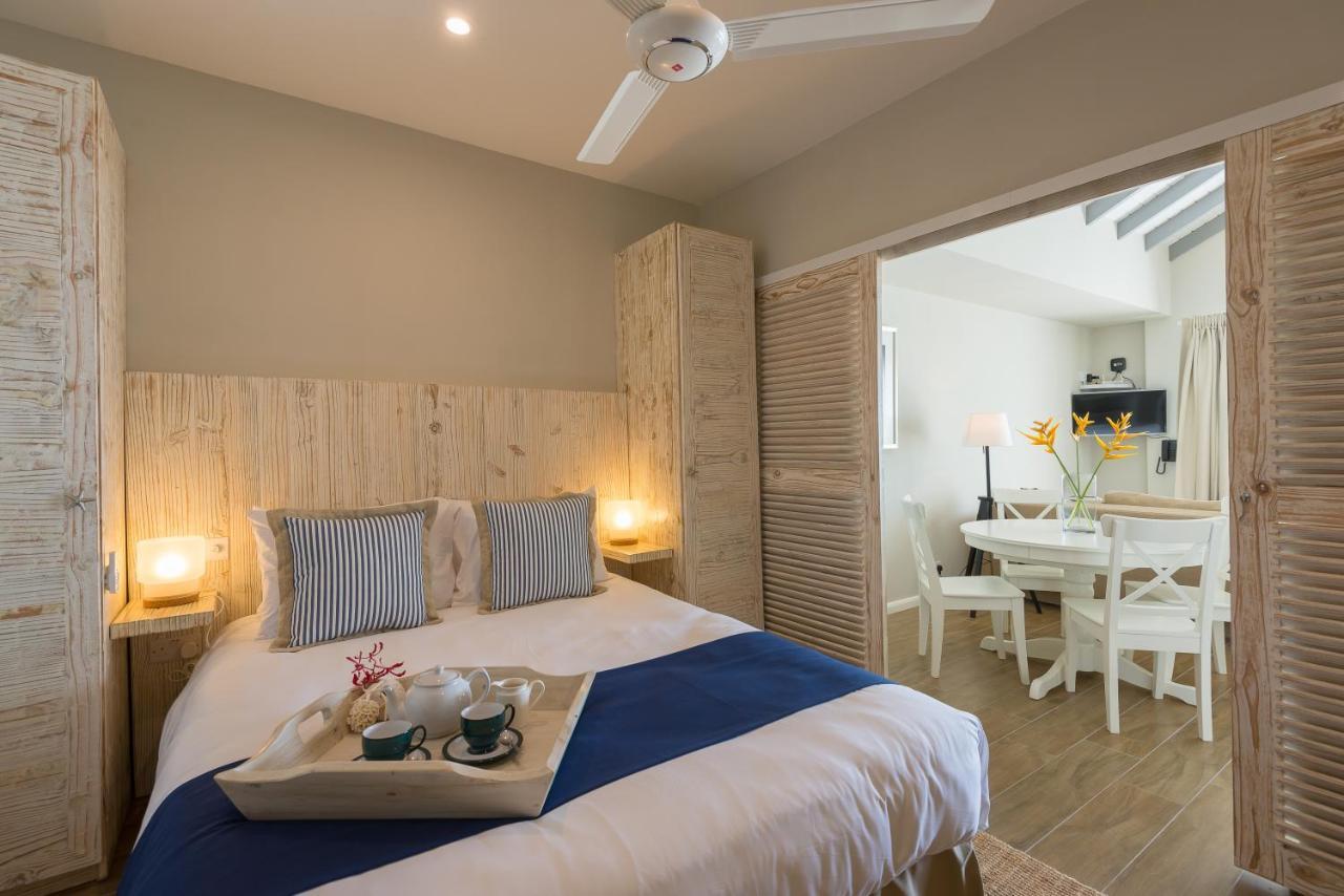 Le Nautique Beachfront Apartments 앙스 로얄 외부 사진