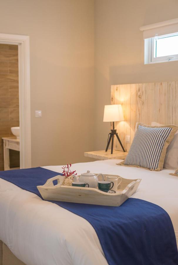 Le Nautique Beachfront Apartments 앙스 로얄 외부 사진