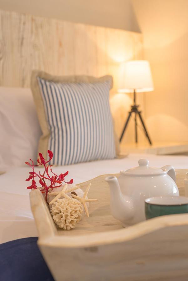 Le Nautique Beachfront Apartments 앙스 로얄 외부 사진