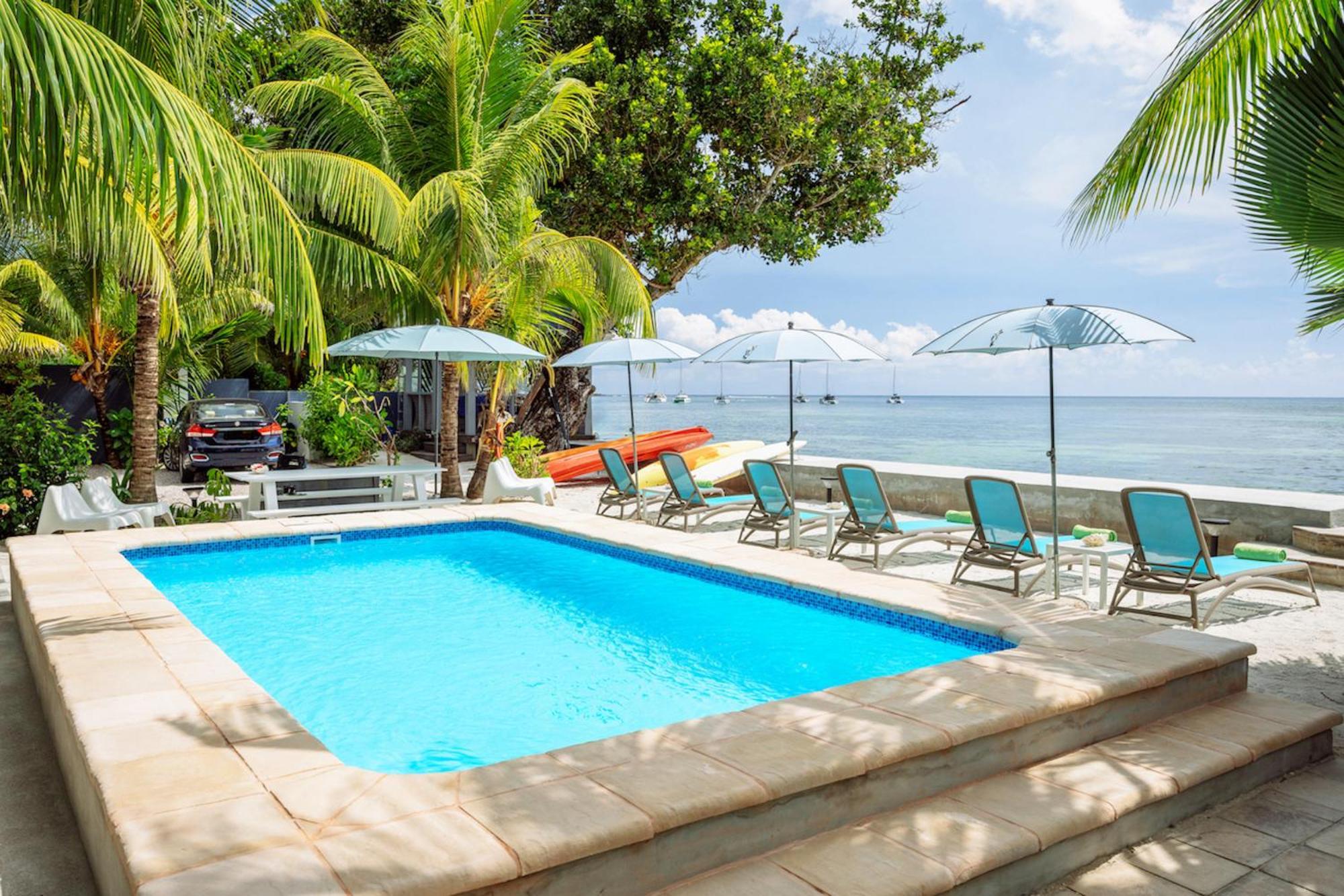 Le Nautique Beachfront Apartments 앙스 로얄 외부 사진