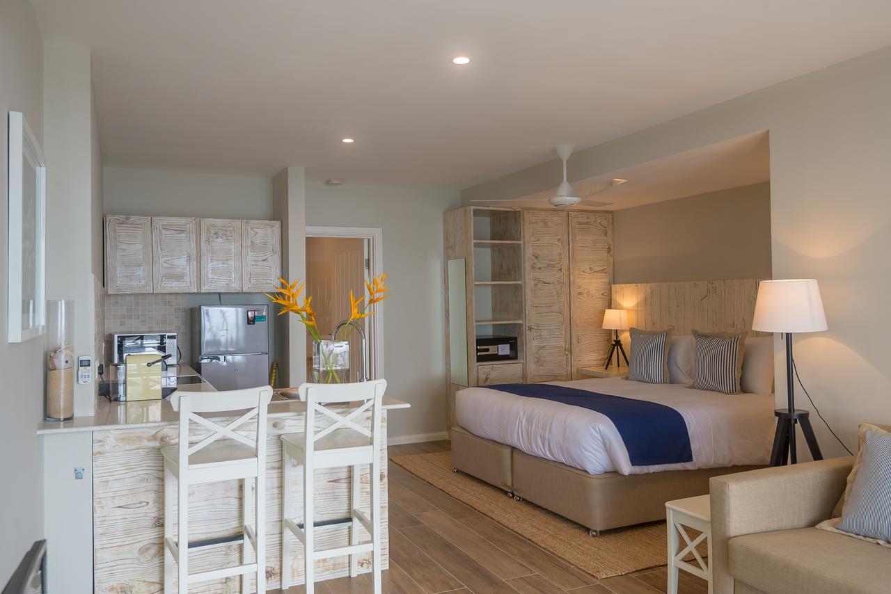 Le Nautique Beachfront Apartments 앙스 로얄 외부 사진